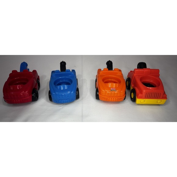 Lot Of 18 Fisher Price Little People Figures Toys Cars  2000s Gas Station - Picture 8 of 10